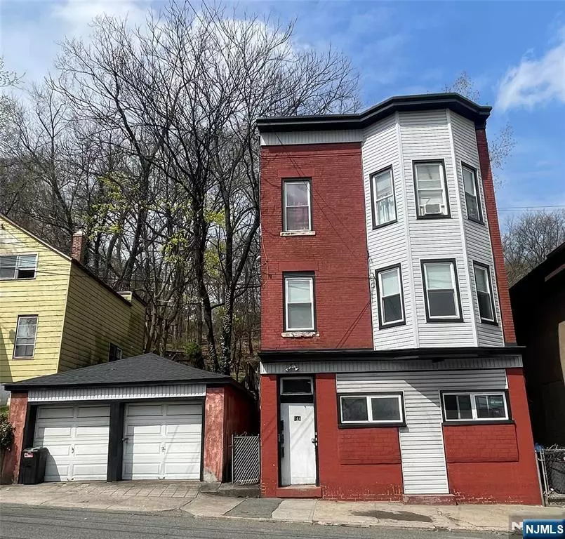 Hawthorne, NJ 07506,144 8th ST