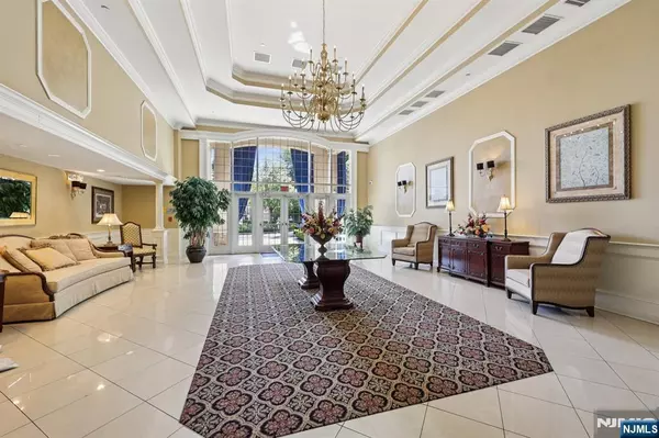 Rochelle Park, NJ 07662,175 Rochelle AVE #222