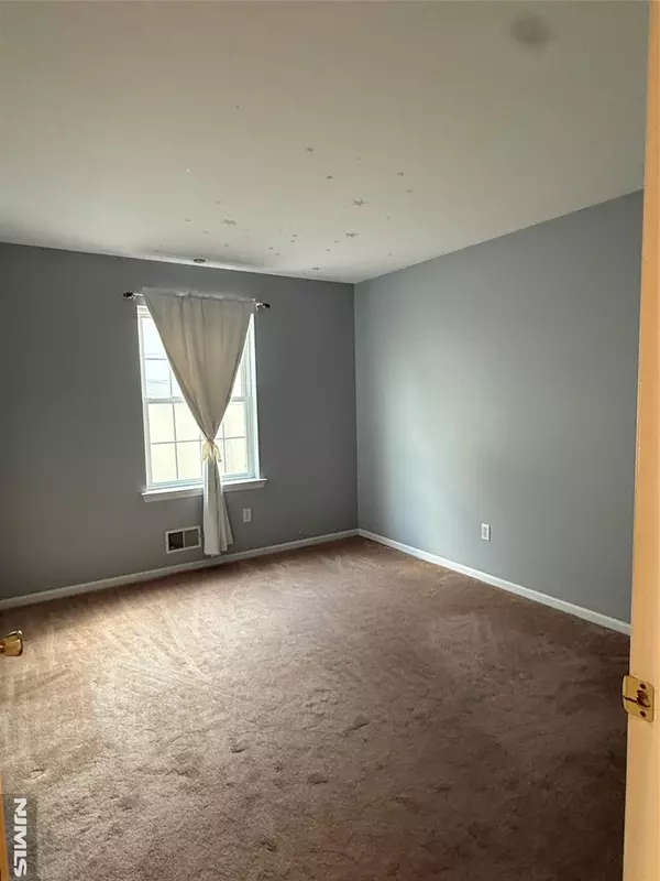 Kearny, NJ 07032,191 Kearny AVE #1