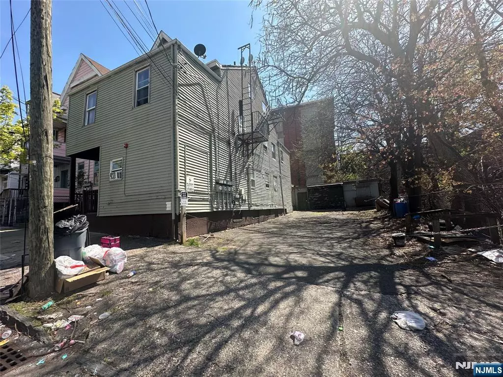 Paterson, NJ 07501,76-78 Lafayette ST