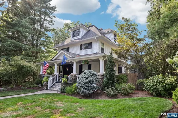 Ridgewood, NJ 07450,44 Washington PL
