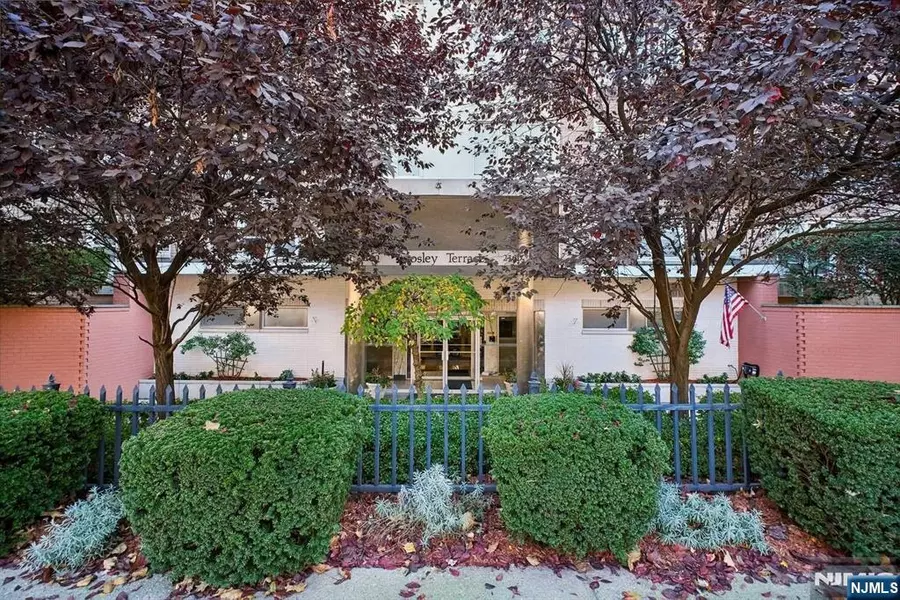 2160 Center AVE #5N, Fort Lee, NJ 07024