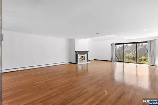 8000 River RD #9B, North Bergen, NJ 07047