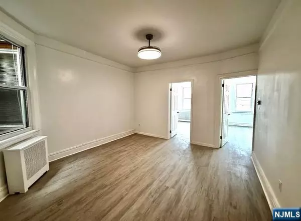 Bayonne, NJ 07002,872 Broadway #APT2