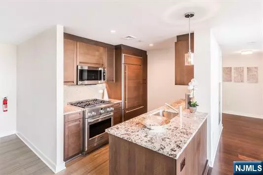 Weehawken, NJ 07086,1000 Avenue At Port Imperial #PH702