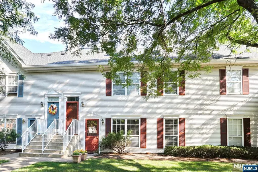 1003 Cumberland CT, Mahwah, NJ 07430