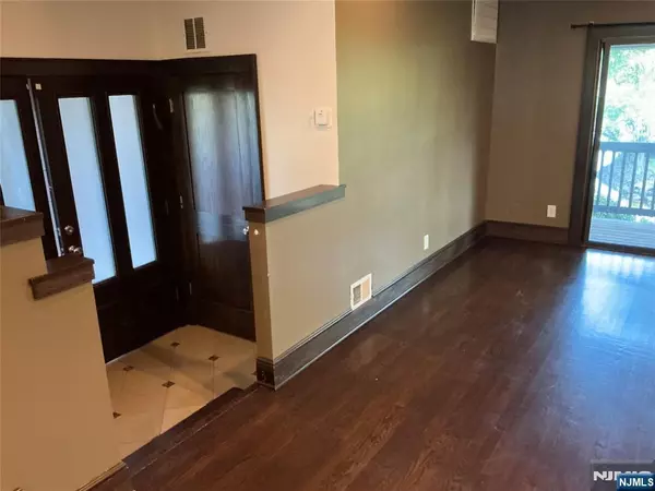 308 Sea Isle, Secaucus, NJ 07094