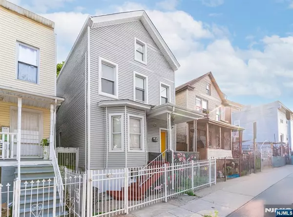 148 4th AVE, Newark, NJ 07104