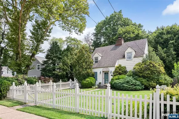 260 Sheridan AVE, Ho-ho-kus, NJ 07423