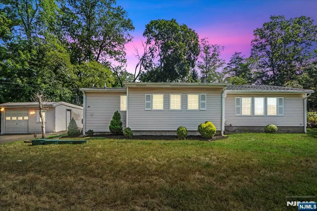 Wayne, NJ 07470,15 Dalewood RD