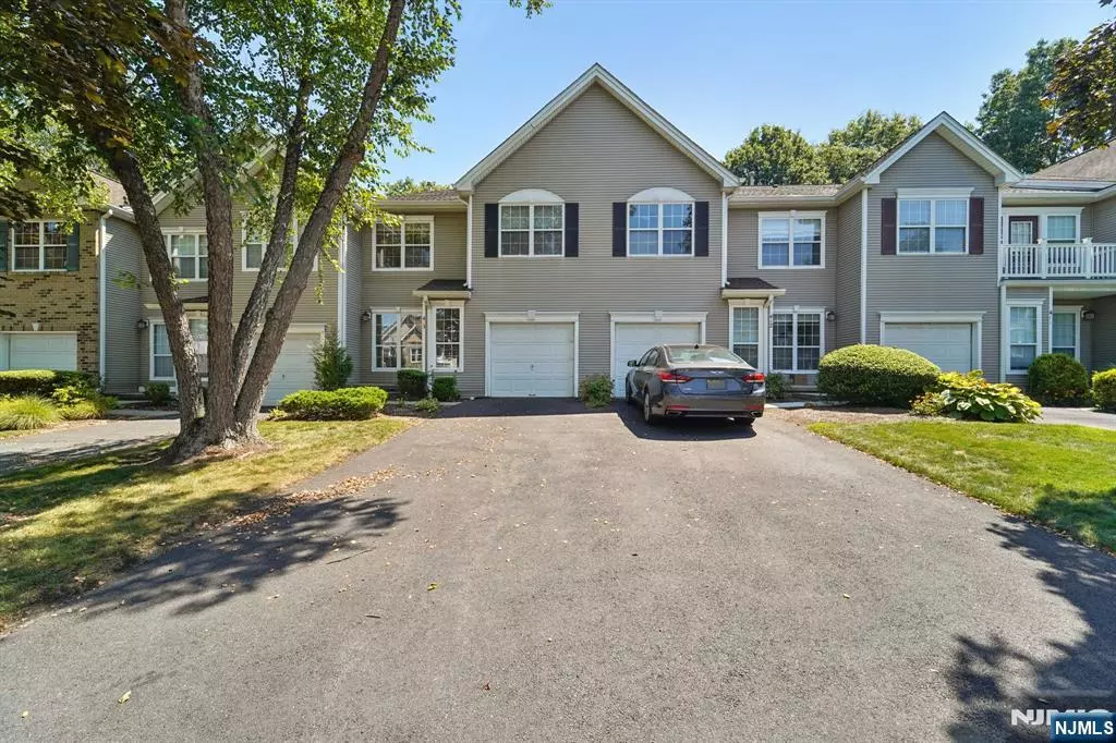 Mahwah, NJ 07430,413 Green Mountain RD