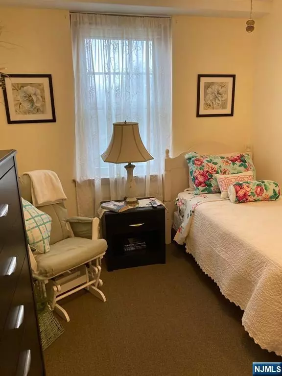 River Edge, NJ 07661,415 5th AVE
