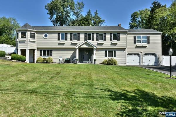 604 Florence RD, River Vale, NJ 07675