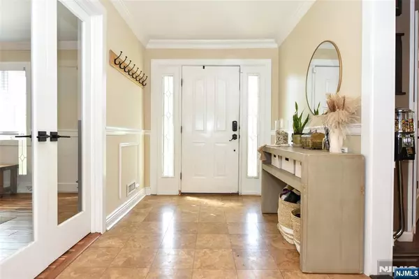 River Vale, NJ 07675,604 Florence RD