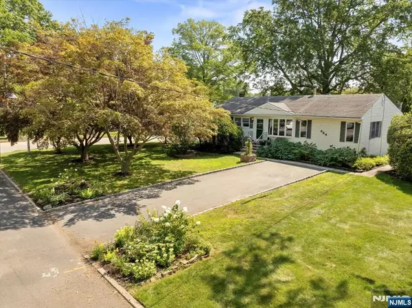 Woodbridge, NJ 07001,654 Woodbridge AVE
