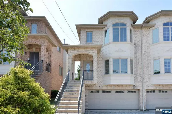 64 Harwood AVE #1, Palisades Park, NJ 07650