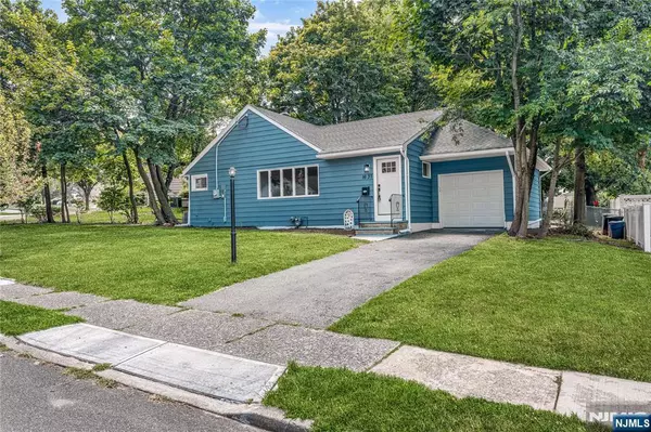 16-37 Eberlin DR, Fair Lawn, NJ 07410