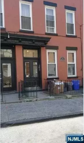 107 4th ST #3w, Hoboken, NJ 07030