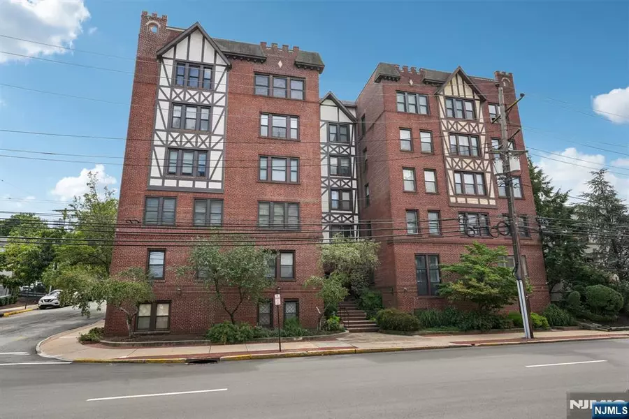 109 N Grand AVE #4A, Englewood, NJ 07631