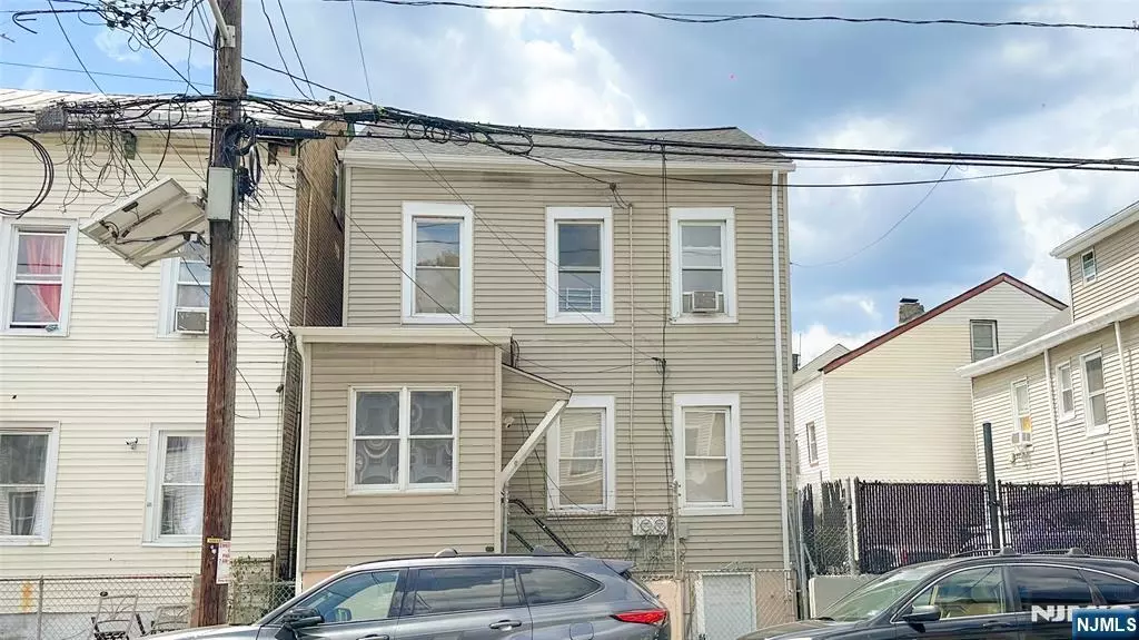 512 Summer ST, Paterson, NJ 07501