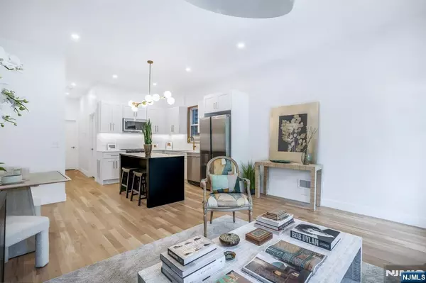 Weehawken, NJ 07086,3 Bonn PL #1