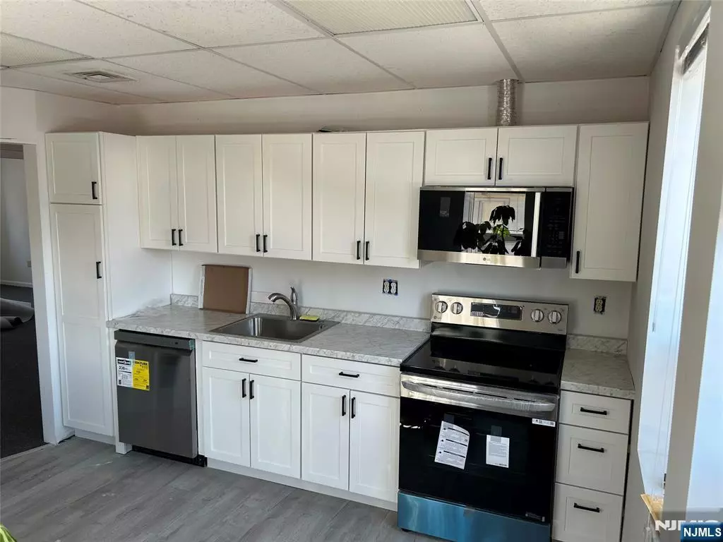 Hackensack, NJ 07601,829 Main ST #2nd floor