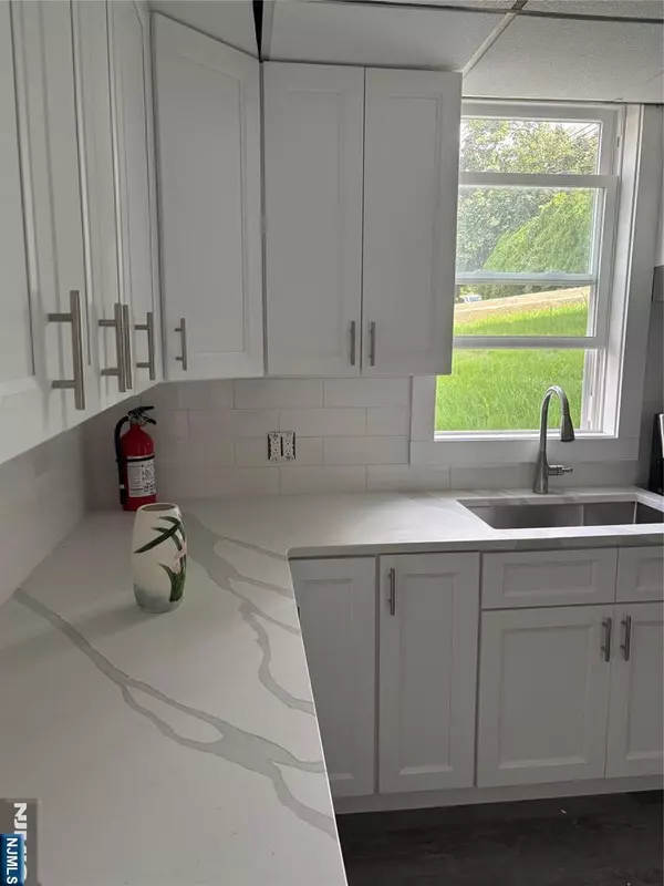 496 Grand AVE, Leonia, NJ 07605