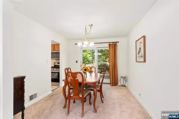 Cedar Grove, NJ 07009,82 Harper TER