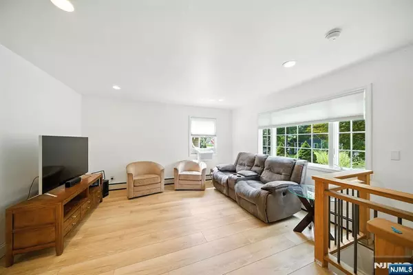 Denville Township, NJ 07834,10 Hilltop TRL