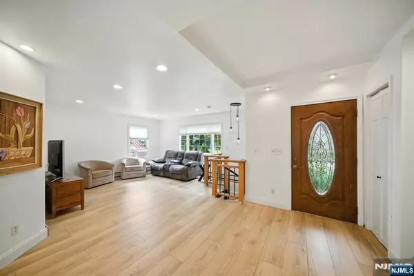 Denville Township, NJ 07834,10 Hilltop TRL
