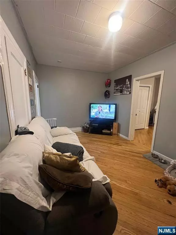 Newark, NJ 07105,267 New York AVE