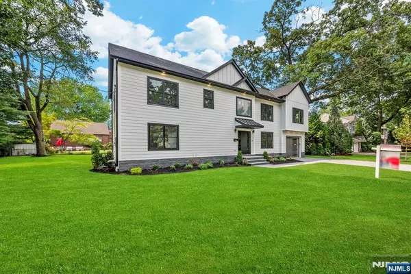 Cresskill, NJ 07626,403 12th ST