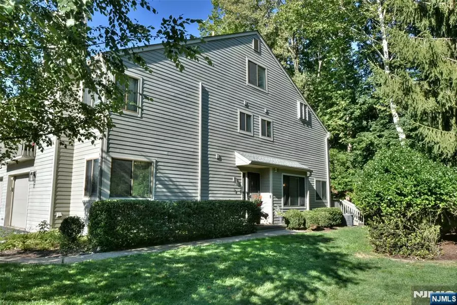 1 Spruce RUN, Ramsey, NJ 07446