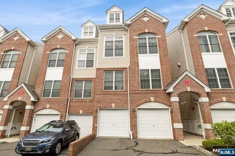 19 Nelke CT #410, Hawthorne, NJ 07506
