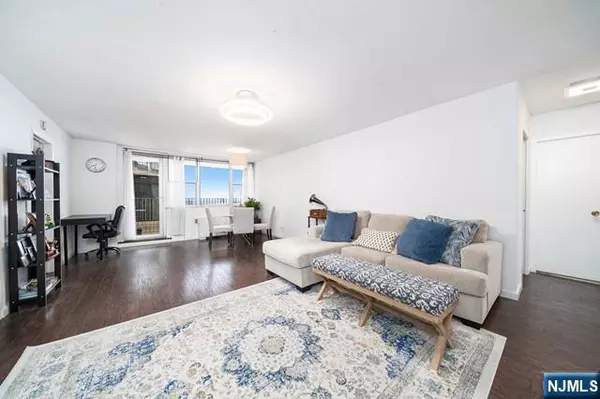 6040 Boulevard East #31 A, West New York, NJ 07093