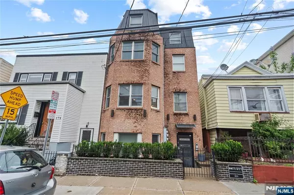 172 South ST #B, Jersey City, NJ 07307