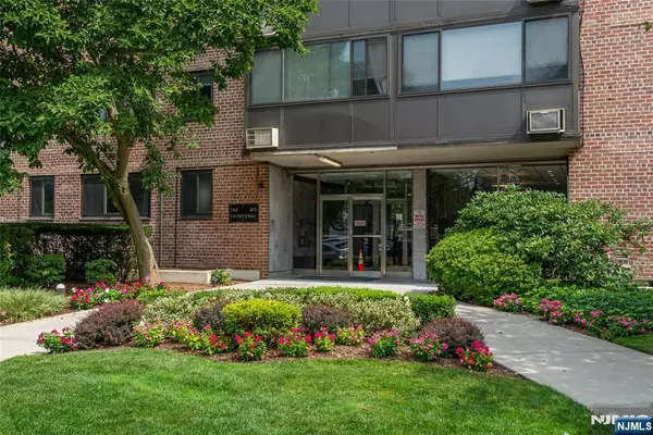 Hackensack, NJ 07601,90 Prospect AVE #10A
