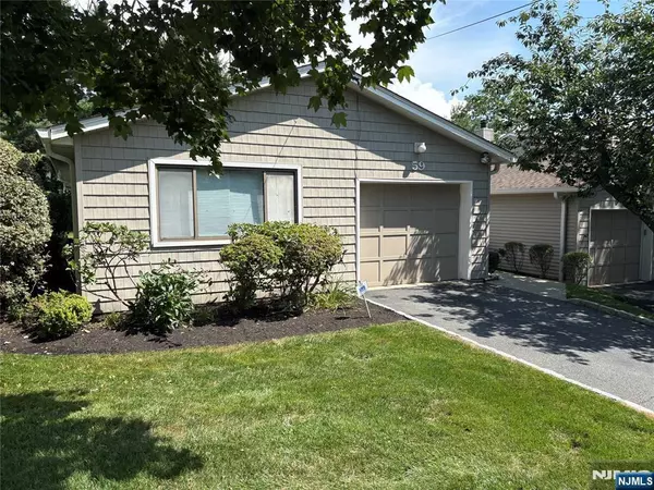 59 Glenview DR, West Orange, NJ 07052