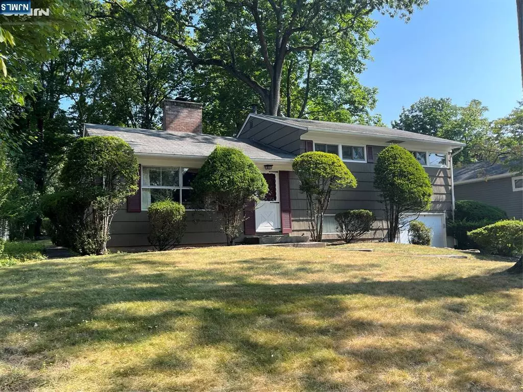 Midland Park, NJ 07432,23 Brautigam LN