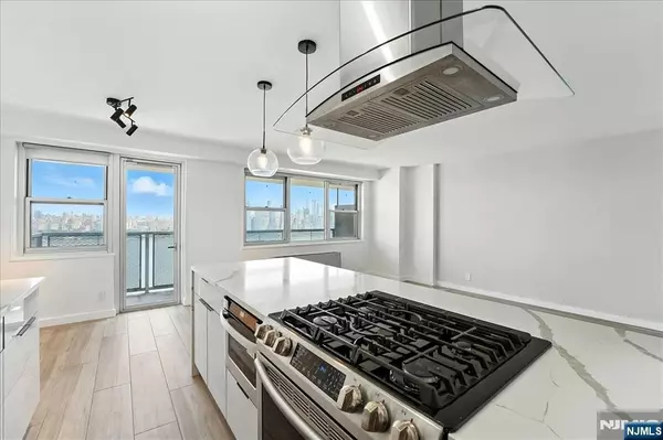 West New York, NJ 07093,6600 JFK Blvd E #15B