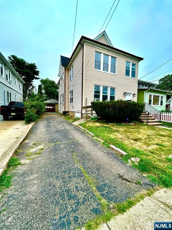 Passaic, NJ 07055,135 Park AVE