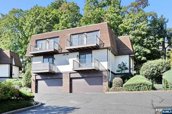 River Edge, NJ 07661,855 Kinderkamack RD