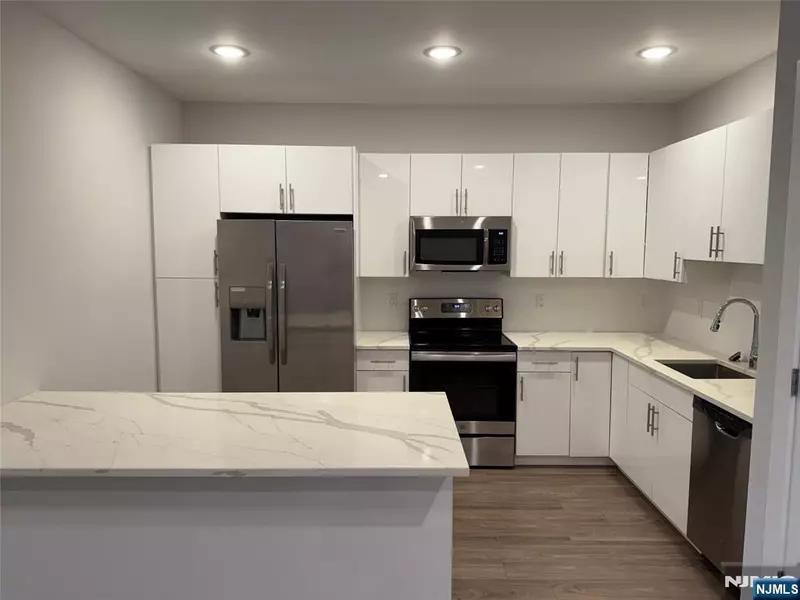 1685 Bergen BLVD #715, Fort Lee, NJ 07024