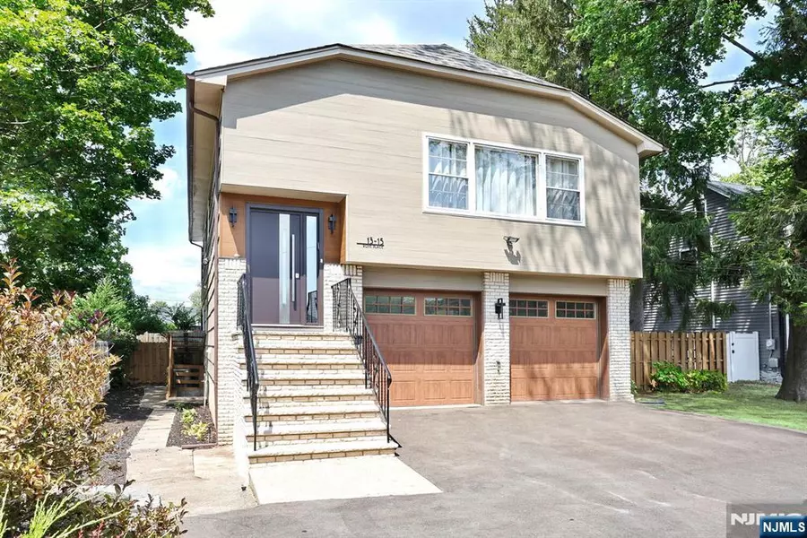 13-15 Rose PL, Fair Lawn, NJ 07410
