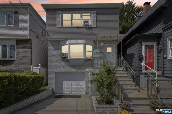 Jersey City, NJ 07305,249 Bartholdi AVE