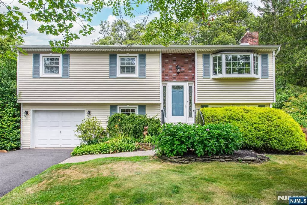 West Milford, NJ 07480,85 N Mountain CIR