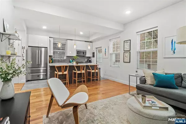 84 Manhattan AVE #2, Jersey City, NJ 07307