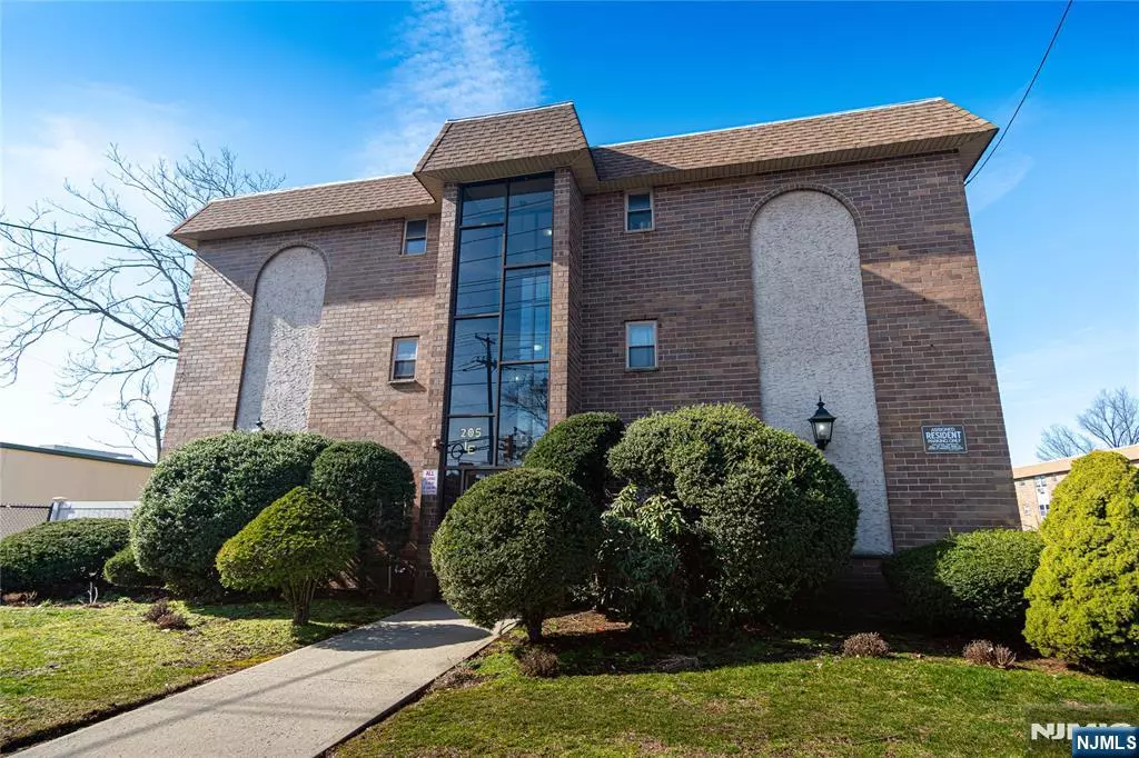 Ridgefield Park, NJ 07660,205 Bergen TPKE #3H