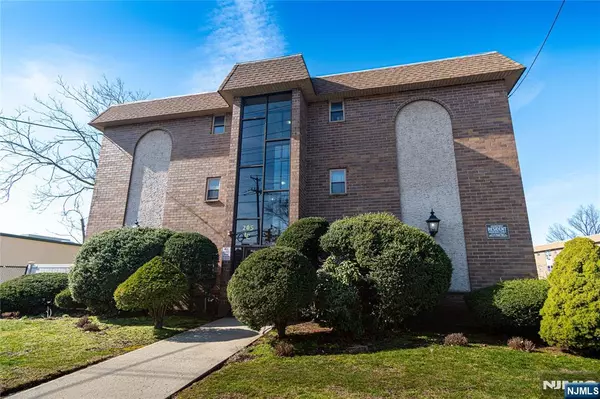 205 Bergen TPKE #3H, Ridgefield Park, NJ 07660