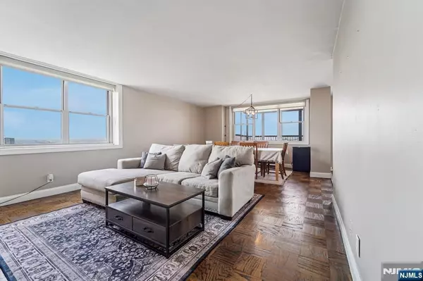 6040 Boulevard East #19H, West New York, NJ 07093